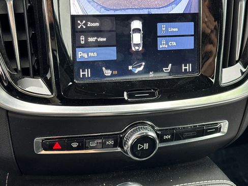 Used 2019 Volvo S60 T8 R-Design image 20