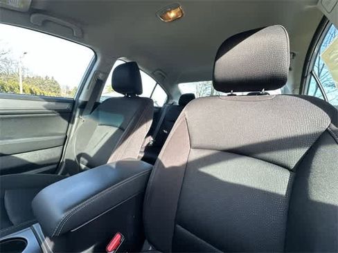 Used 2016 Subaru Legacy 2.5i Premium image 13