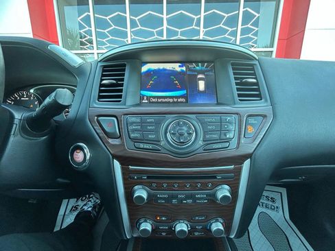 Used 2019 Nissan Pathfinder Platinum image 14