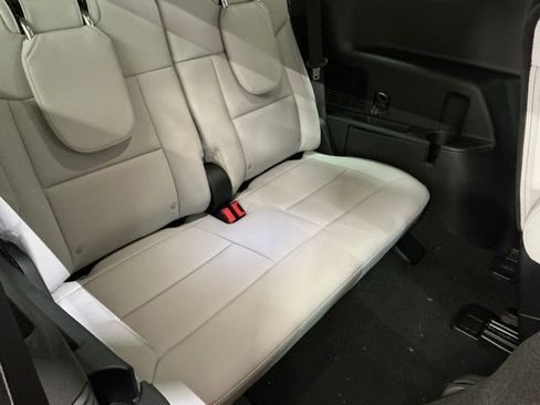 New 2026 Ford Explorer Platinum w/ LUX Leather Package AWD/4WD image 18