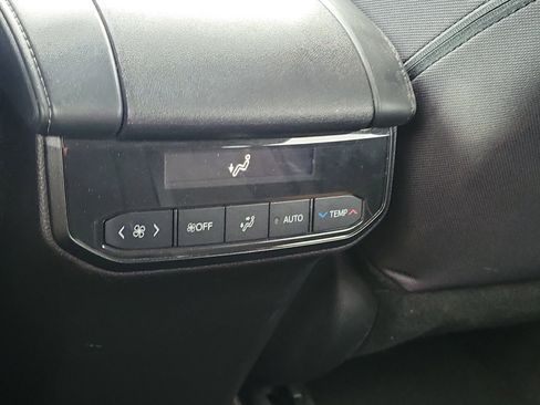 Used 2024 Toyota Highlander LE image 14