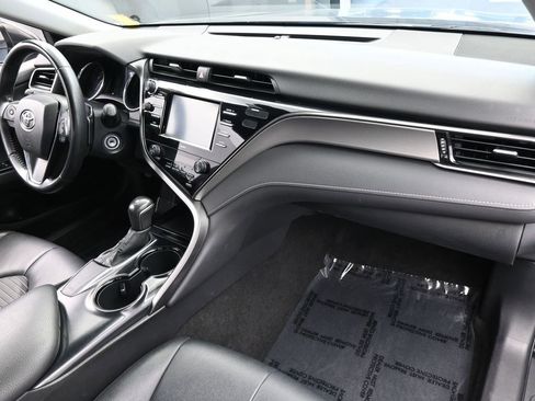 Used 2020 Toyota Camry SE image 39