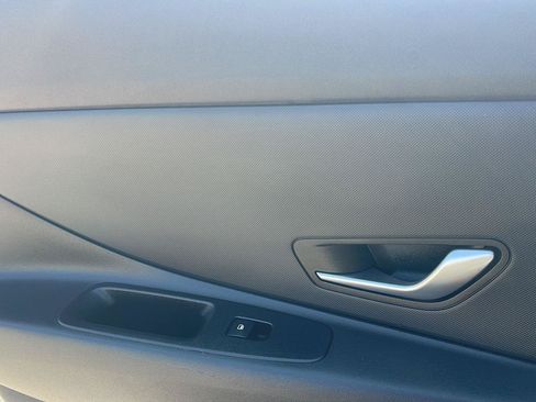Used 2023 Hyundai Elantra SEL FWD image 16