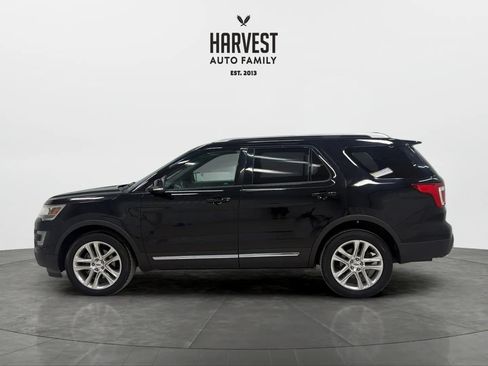Used 2017 Ford Explorer XLT w/ Equipment Group 202A AWD/4WD image 2