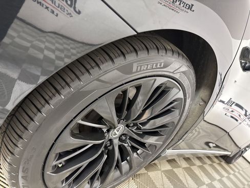 Used 2018 Lexus LS 500 w/ Interior Upgrade Package image 33