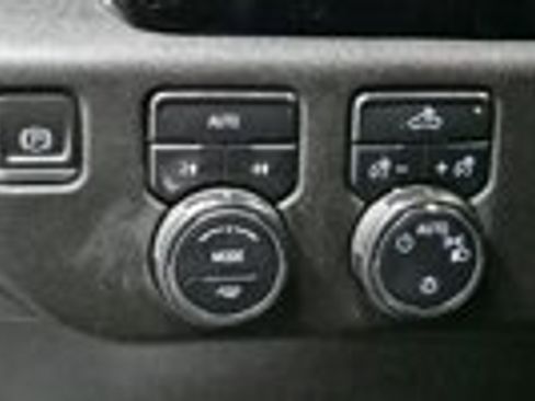 Used 2024 Chevrolet Silverado 1500 LT image 11