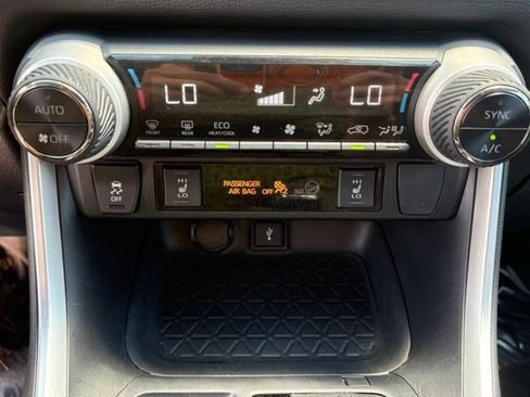 Used 2020 Toyota RAV4 XSE AWD/4WD image 18