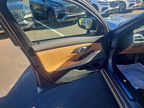 Used 2025 BMW 330i Sedan w/ M Sport Package image 10