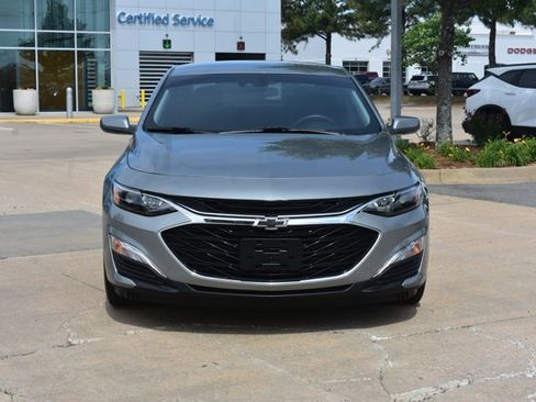 Used 2025 Chevrolet Malibu RS FWD image 2