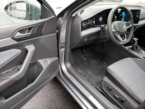 New 2026 Volkswagen Jetta SE FWD image 6