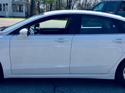 Used 2016 Ford Fusion SE FWD image 7