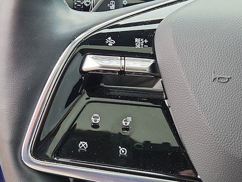 Used 2023 Cadillac Lyriq AWD image 21