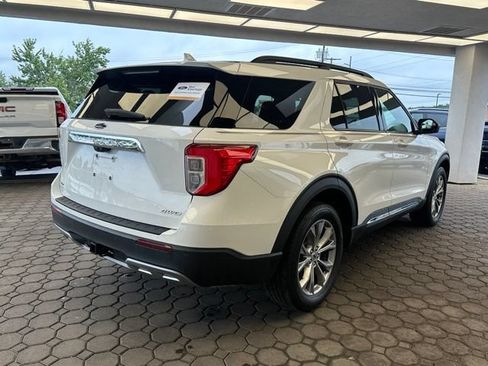 Certified 2023 Ford Explorer XLT w/ Equipment Group 202A AWD/4WD image 35