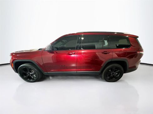 Used 2022 Jeep Grand Cherokee L Laredo RWD image 28