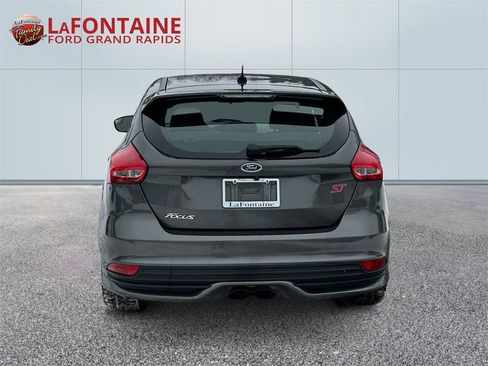 Used 2017 Ford Focus ST image 6