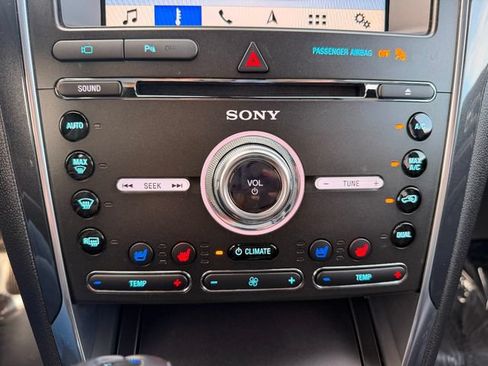 Used 2018 Ford Explorer Sport w/ Equipment Group 401A AWD/4WD image 18