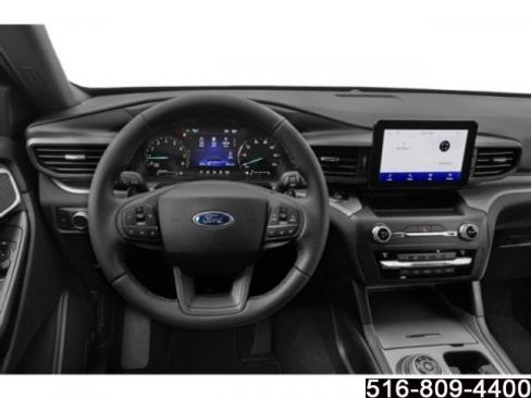 Used 2022 Ford Explorer XLT w/ Equipment Group 202A image 8
