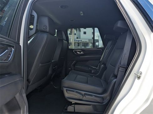 Used 2022 Chevrolet Tahoe LT w/ Luxury Package image 14