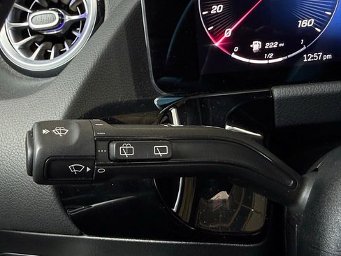 Used 2025 Mercedes-Benz GLA 250 image 40