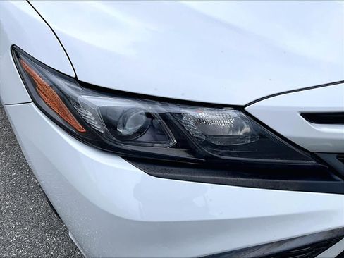 Used 2022 Toyota Camry SE w/ Carpet Mat Package (TMS) image 32