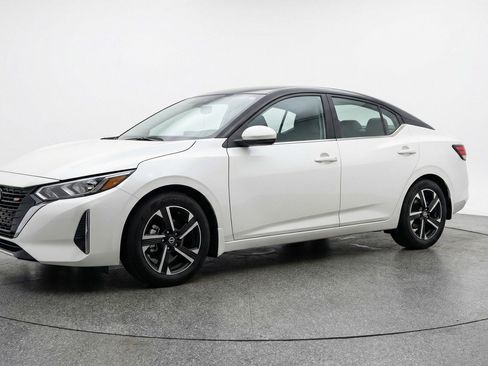 Used 2025 Nissan Sentra SV FWD image 2