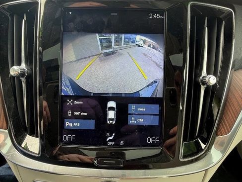 Used 2022 Volvo S60 B5 Inscription image 19