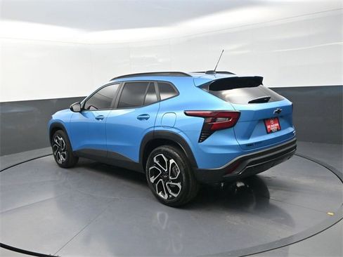 Used 2025 Chevrolet Trax RS w/ Sunroof Package image 5