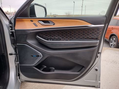 Used 2022 Jeep Grand Cherokee L Summit image 22