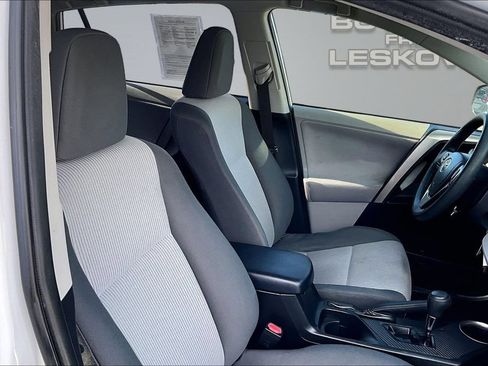 Used 2013 Toyota RAV4 LE AWD/4WD image 6