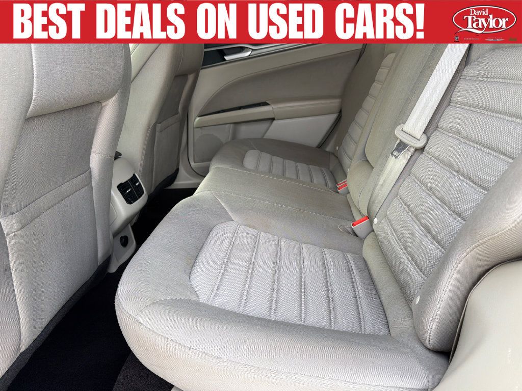 Used 2019 Ford Fusion SE FWD image 22