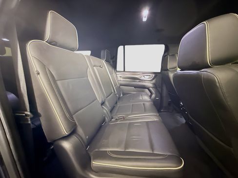 Used 2021 GMC Yukon XL SLT AWD/4WD image 27