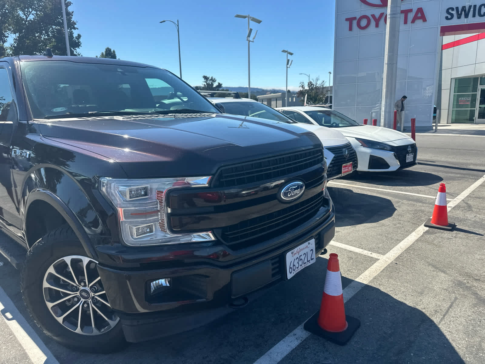 Used 2018 Ford F150 Lariat w/ Equipment Group 502A Luxury AWD/4WD image 5