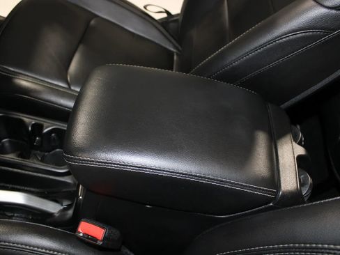 Used 2021 Jeep Wrangler Unlimited Sahara AWD/4WD image 7