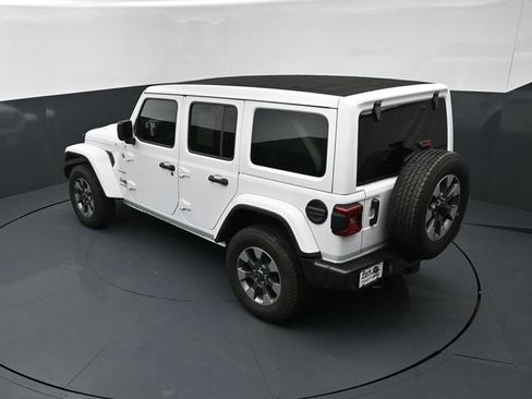 Used 2023 Jeep Wrangler Unlimited Sahara w/ LED Lighting Group AWD/4WD image 16