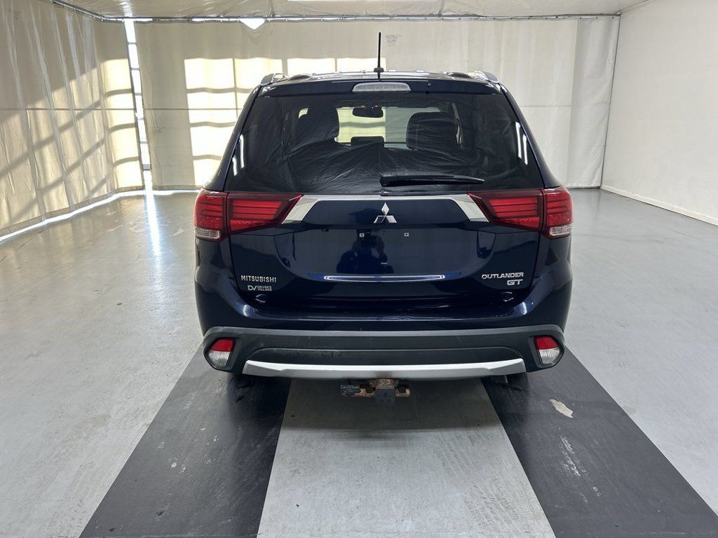 Used 2016 Mitsubishi Outlander GT AWD/4WD image 9
