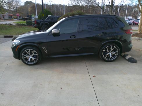 Used 2020 BMW X5 M50i w/ Executive Package image 9