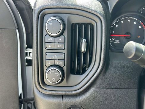Used 2020 Chevrolet Silverado 1500 Custom w/ Custom Value Package AWD/4WD image 17