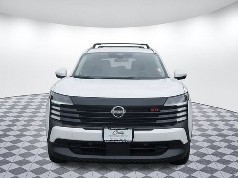 Used 2025 Nissan Kicks SR AWD/4WD image 2