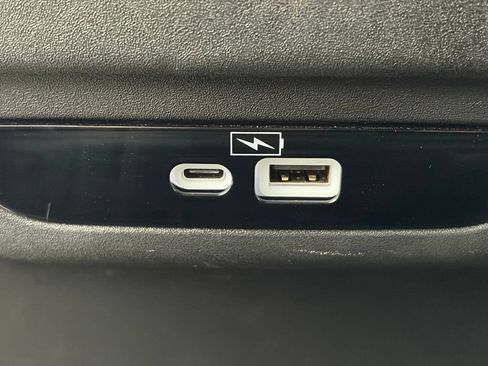 Used 2022 Chrysler Pacifica Touring-L FWD image 17