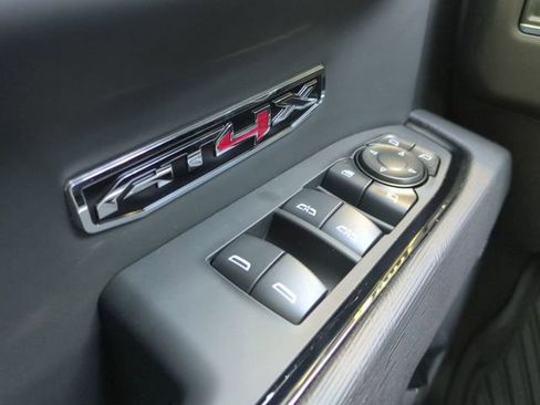 Certified 2025 GMC Sierra 1500 AT4X image 29