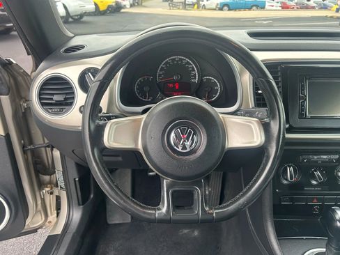 Used 2013 Volkswagen Beetle 2.5 image 17