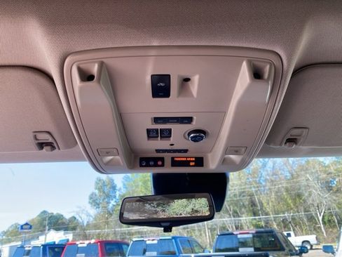 Used 2020 Cadillac Escalade Premium Luxury image 21