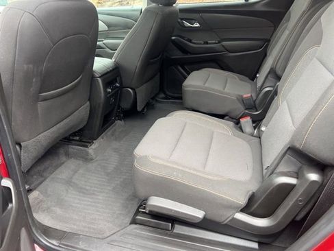 Used 2020 Chevrolet Traverse LT image 18