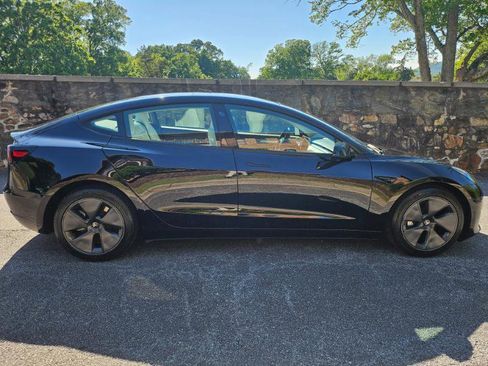 Used 2023 Tesla Model 3 Standard Range RWD image 9