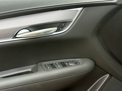 New 2026 Cadillac XT5 Luxury image 17