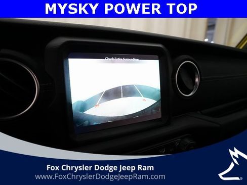 Used 2023 Jeep Wrangler Unlimited Sahara w/ Cold Weather Group image 19