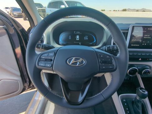 New 2025 Hyundai Venue Limited image 21