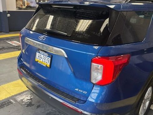 Used 2023 Ford Explorer XLT AWD/4WD image 13