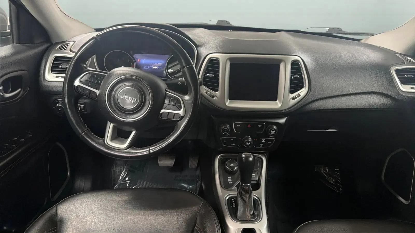 Used 2018 Jeep Compass Latitude w/ Popular Equipment Group AWD/4WD image 10