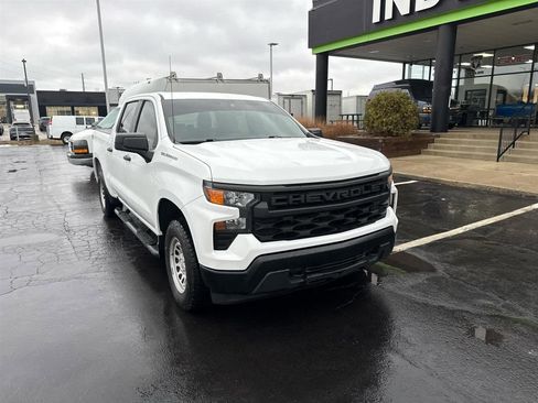 Used 2022 Chevrolet Silverado 1500 W/T w/ WT Value Package AWD/4WD image 2